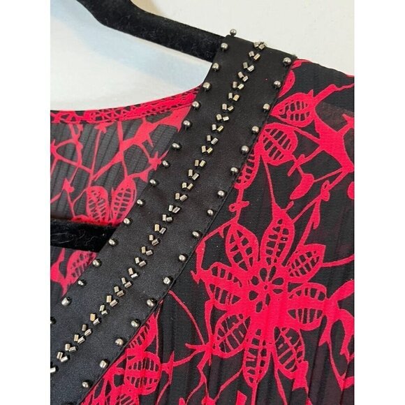 Maggie Barnes Top Women 3X Red V Neck Pullover Black Floral Beads Neckline Retro - Picture 7 of 13